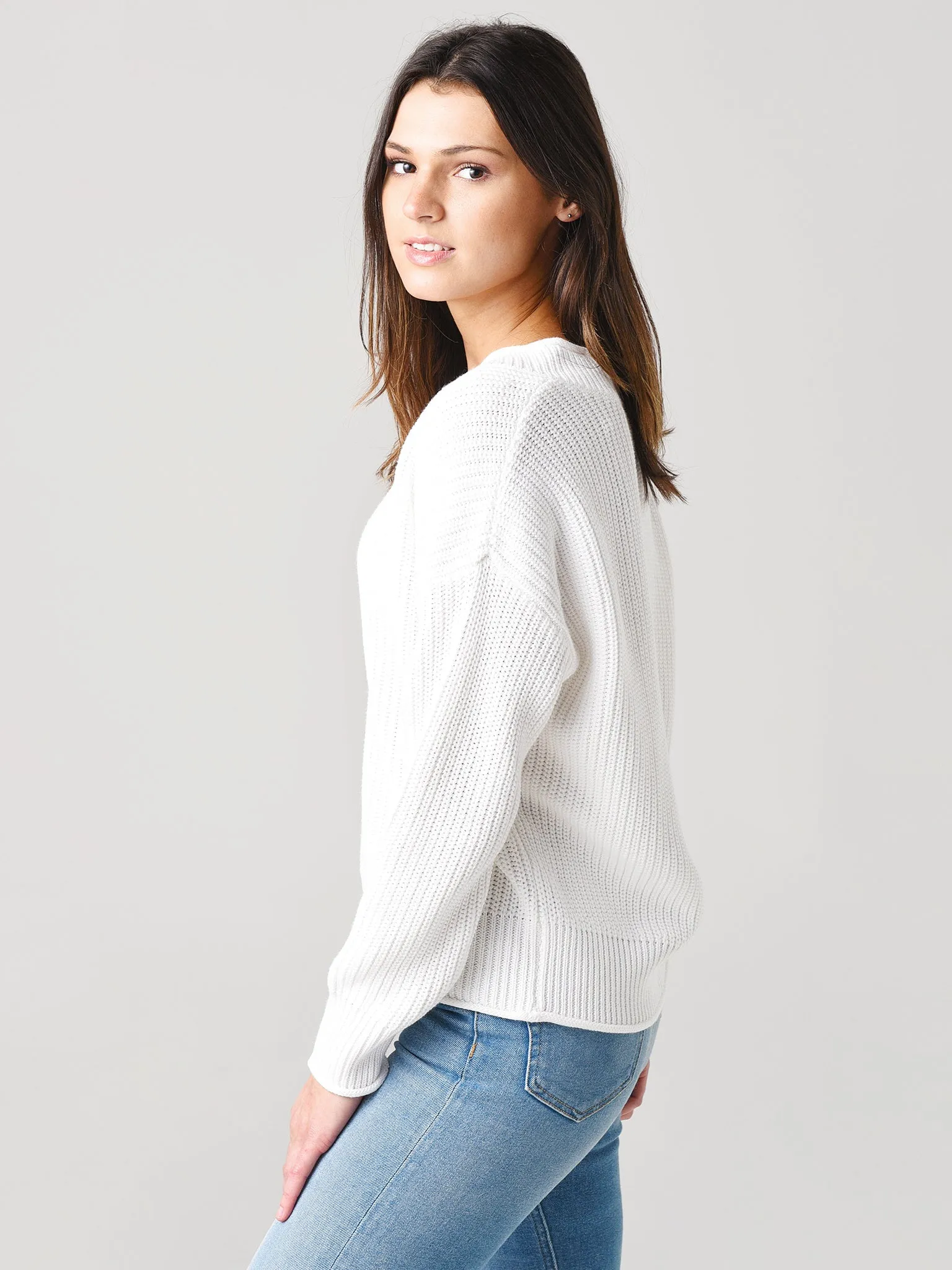 525 Women's Roll V-Neck Pullover Sweater