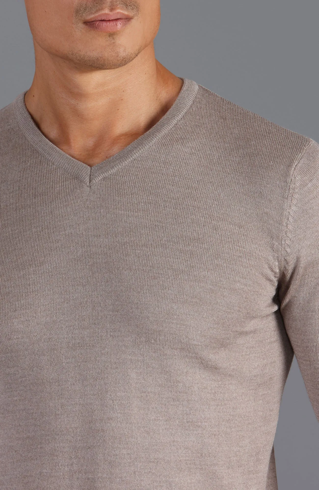 Mens Extra Fine Merino Wool V-Neck Jumper