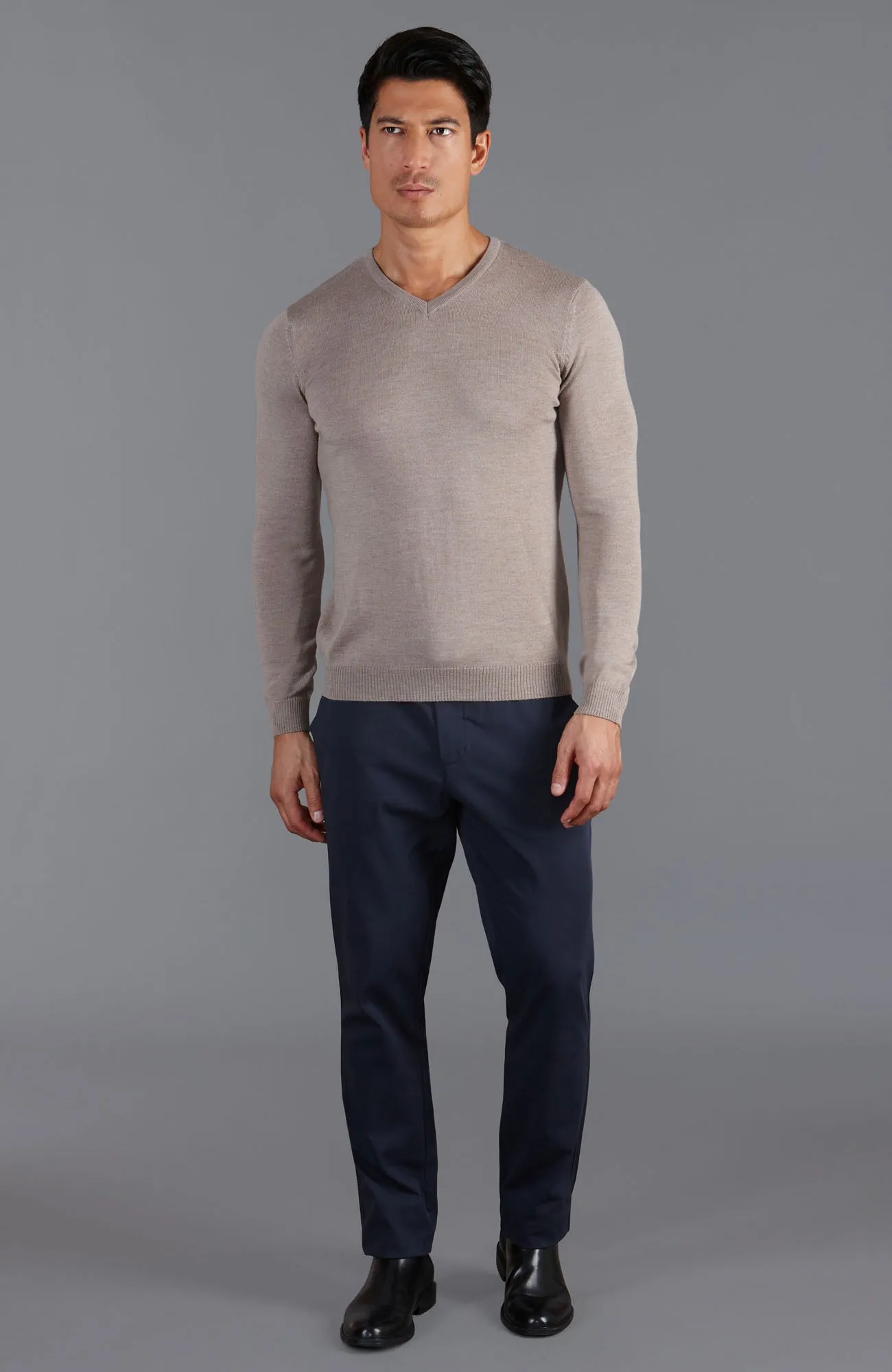 Mens Extra Fine Merino Wool V-Neck Jumper