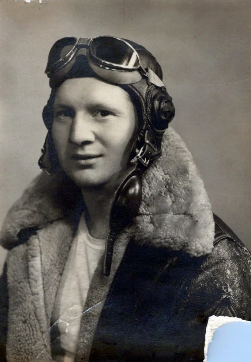 Original U.S. WWII US Navy M-69F Leather Transport Pilot Aircraft Coat Grouping For Aviation Metalsmith 3rd Class George Baum, Stationed Aboard Aircraft Carrier USS Altamaha