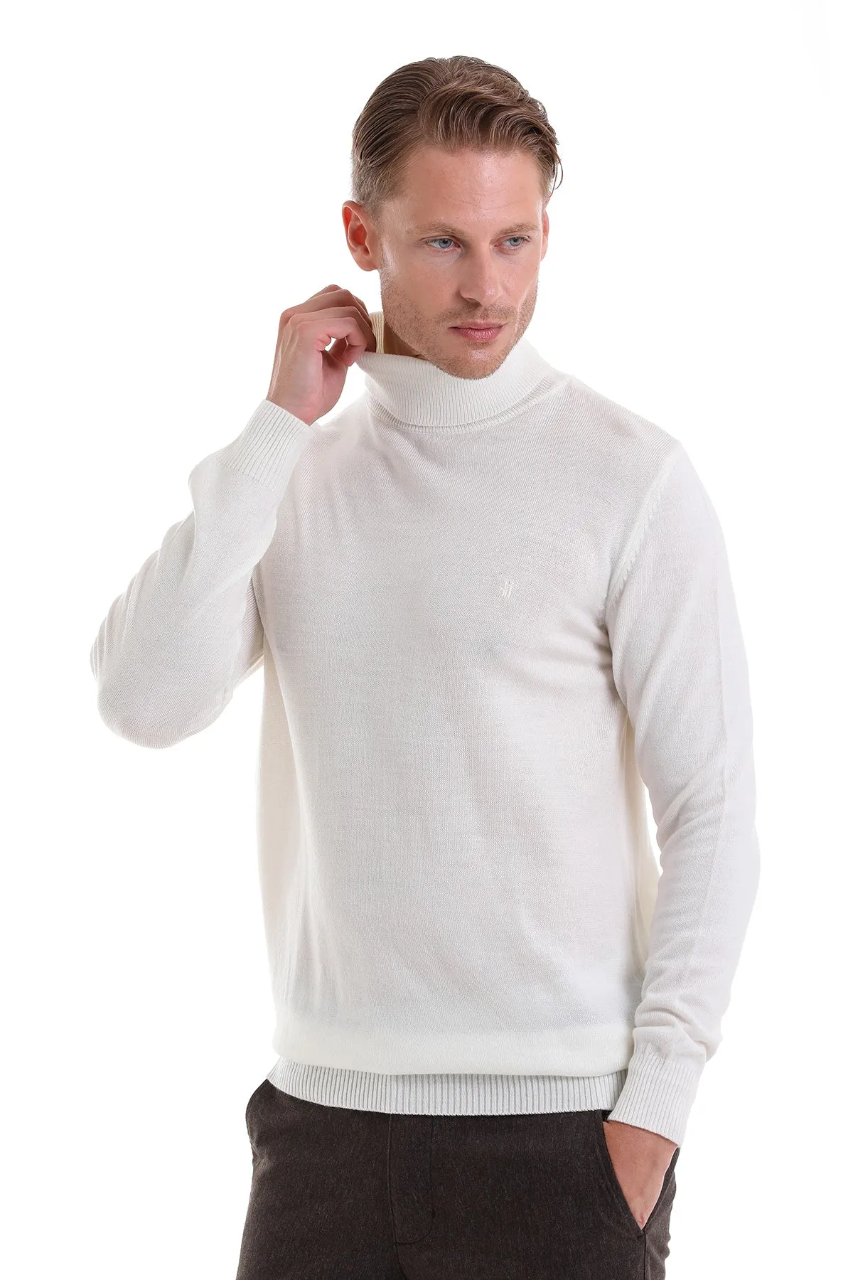 Regular Fit Basic Plain Ecru Turtleneck Sweater