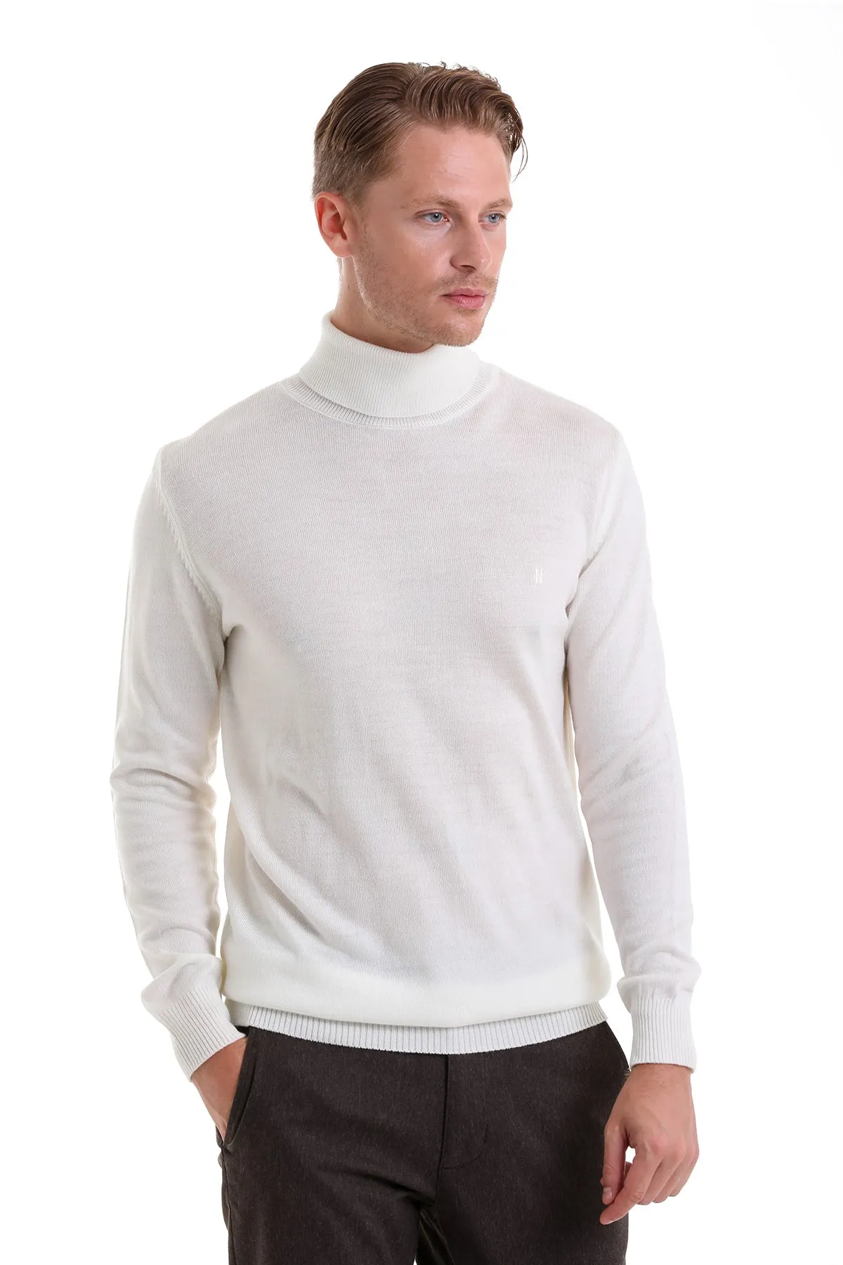 Regular Fit Basic Plain Ecru Turtleneck Sweater