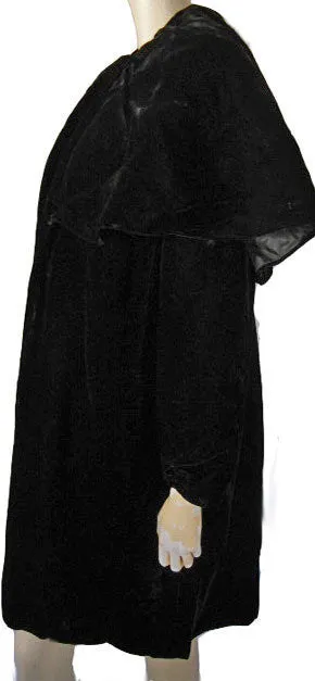 VINTAGE LILLI DIAMOND BLACK CRUSHED VELVET OR VELVETEEN CLUTCH COAT WITH HUGE SHAWL COLLAR